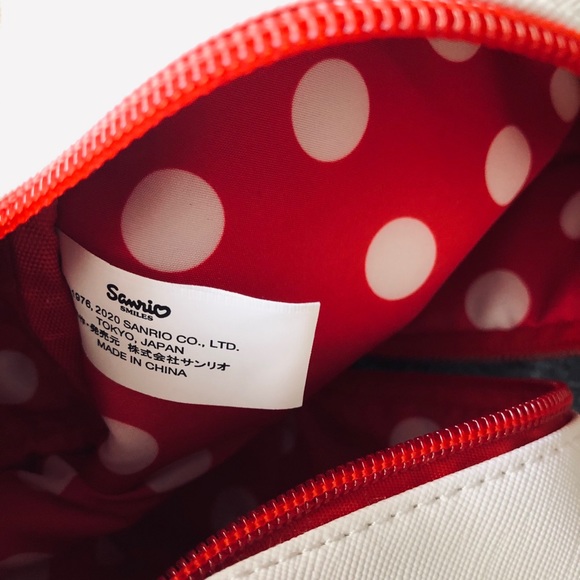 HELLO KITTY-NWT Faux Leather Square Wristlet - Picture 12 of 15